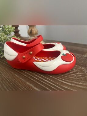 Mini Melissa Red Mary Jane Shoes Apple Size 9 Scented Ultragirl Flats